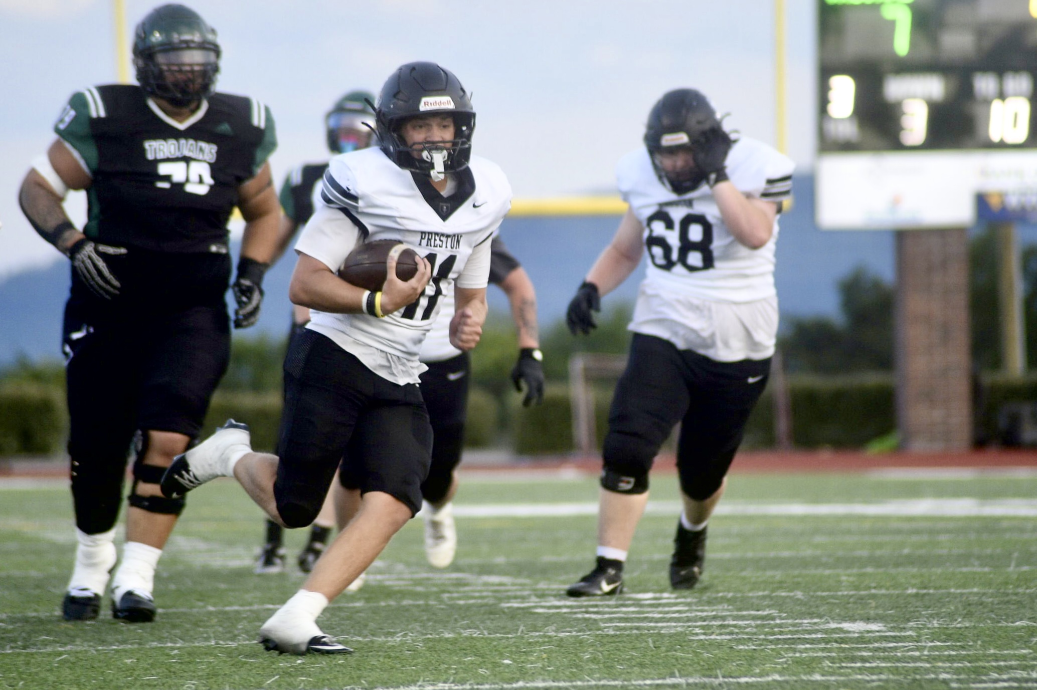 Preston holds East Fairmont scoreless in 2nd half, earns first win of 2025, 49-31